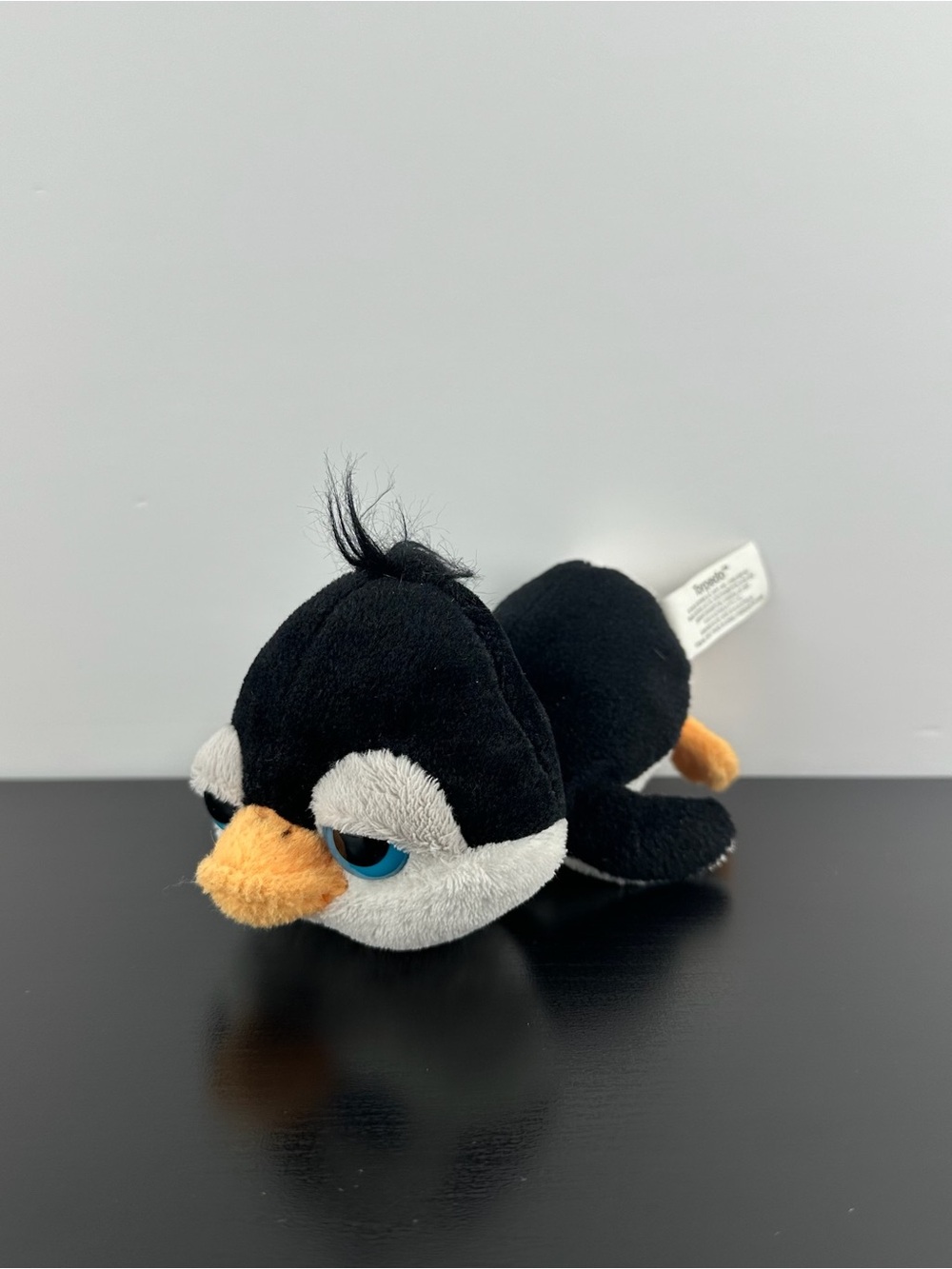 Russ Berrie Lil Peepers Torpedo Penguin 5” Big Blue Eyes Plush Peeper